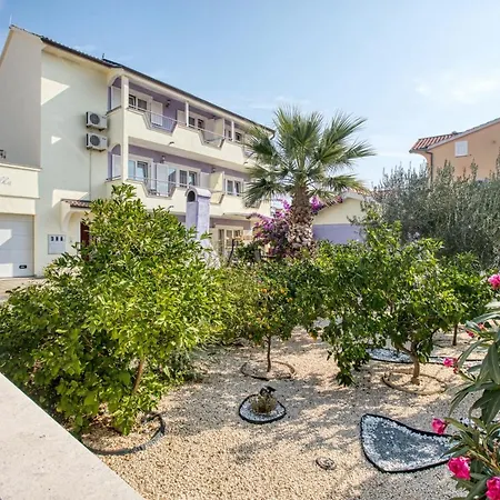 6178e * Vodice